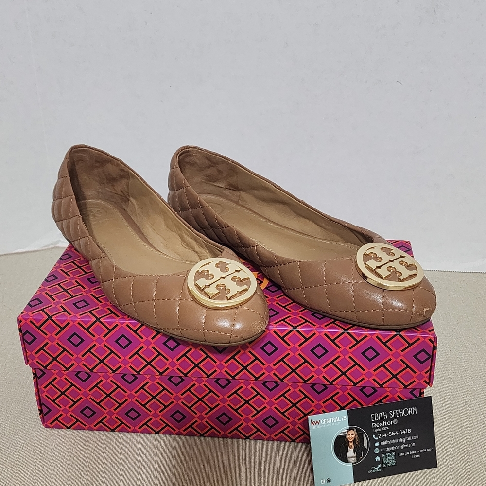 Authentic Nude Tory Burch Flats 7- 7.5